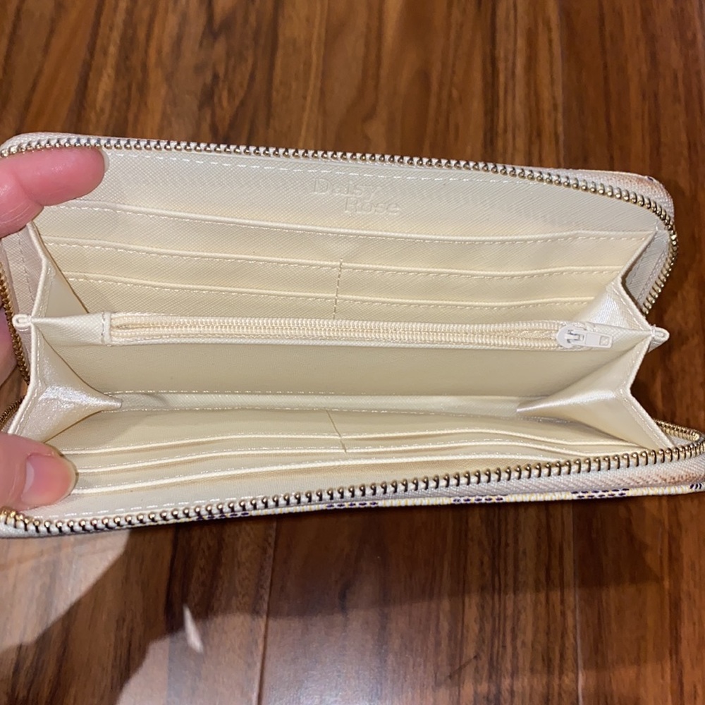 Daisy Rose Wallet Gem